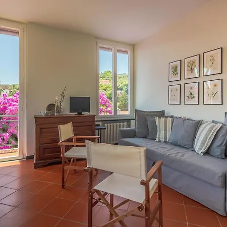 La Bougainville Relax, Giardino E Parcheggio アパート *