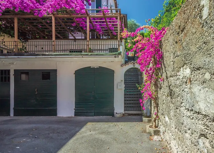 La Bougainville Relax, Giardino E Parcheggio 아파트